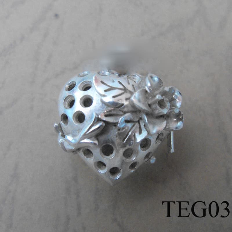 Openwork ball